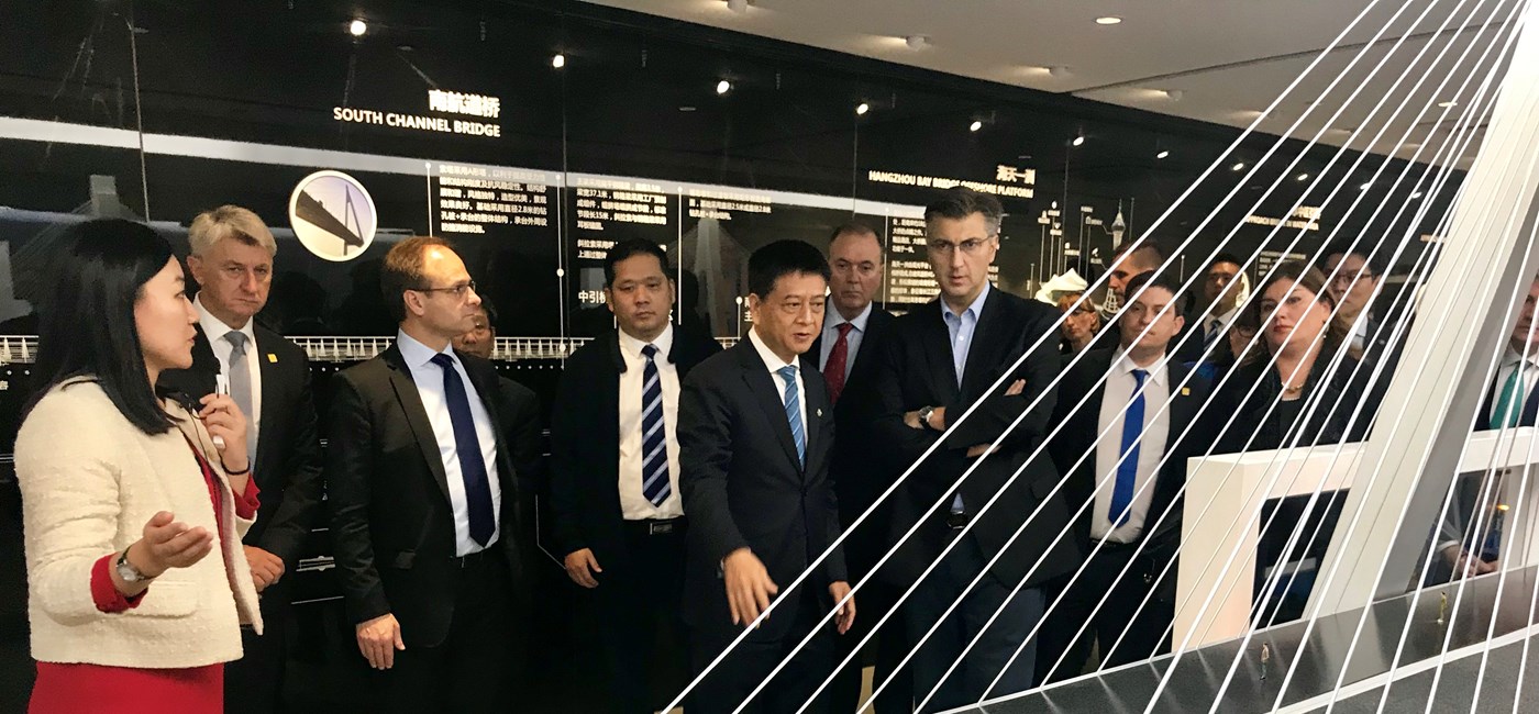 PM Plenkovic toured a highway bridge across Hangzhou Bay